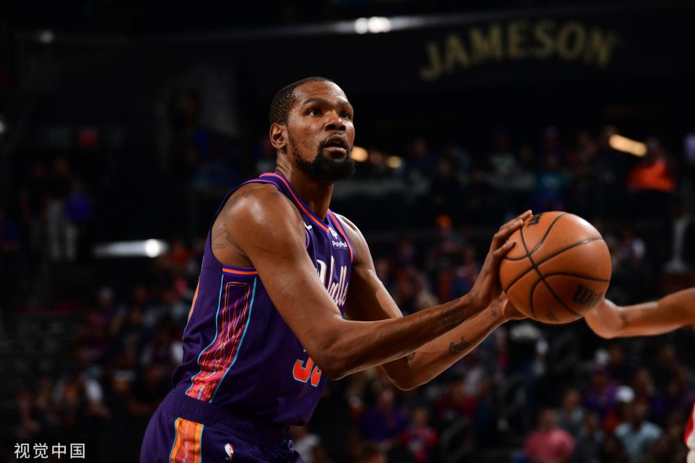 以压倒性的 以压倒性的