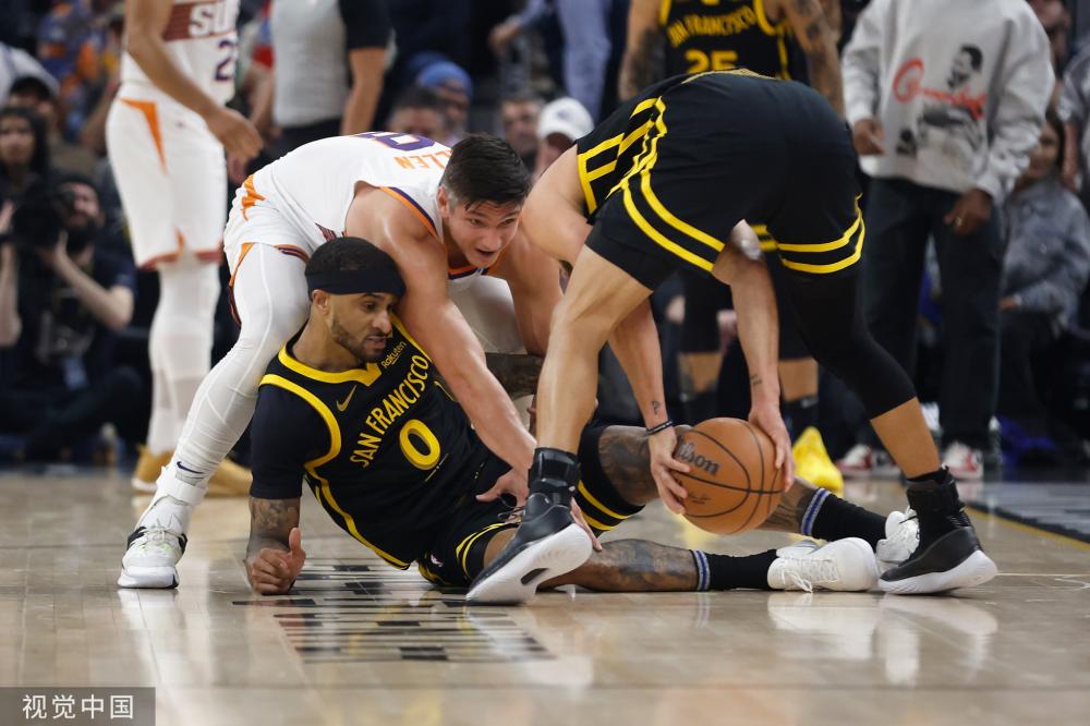 眼看着对手 眼看着对手